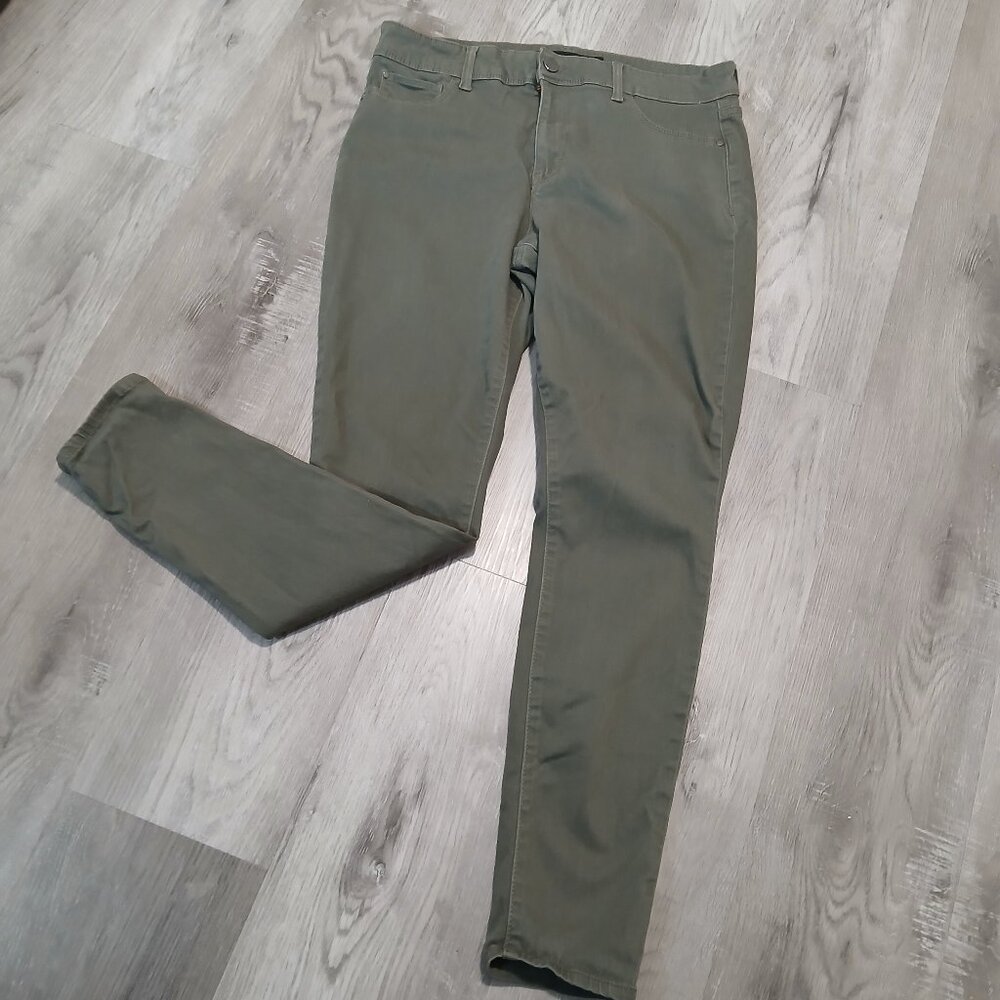 Jordache Women's Khaki Green Super Kinny Pants Size 14